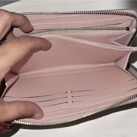 LOUIS VUITTON Epi Zippy Wallet Long Wallet Rose Valerine - Picture 12 of 16